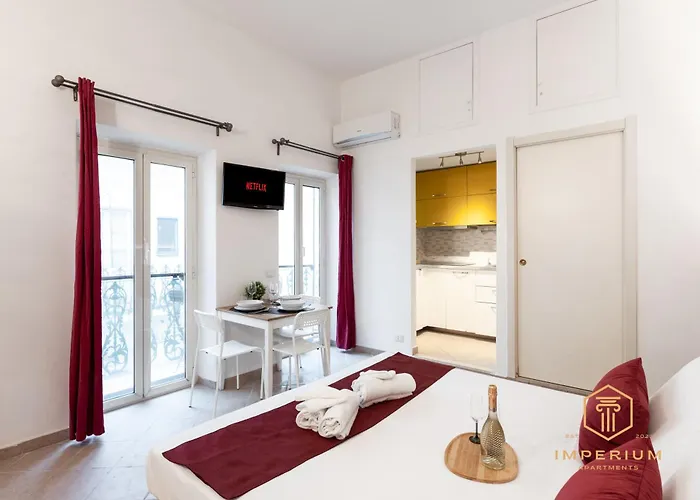Historic Center Loft - 5min To Colosseum, 300mt To Metro, Pvt Balcony, A-c Roma