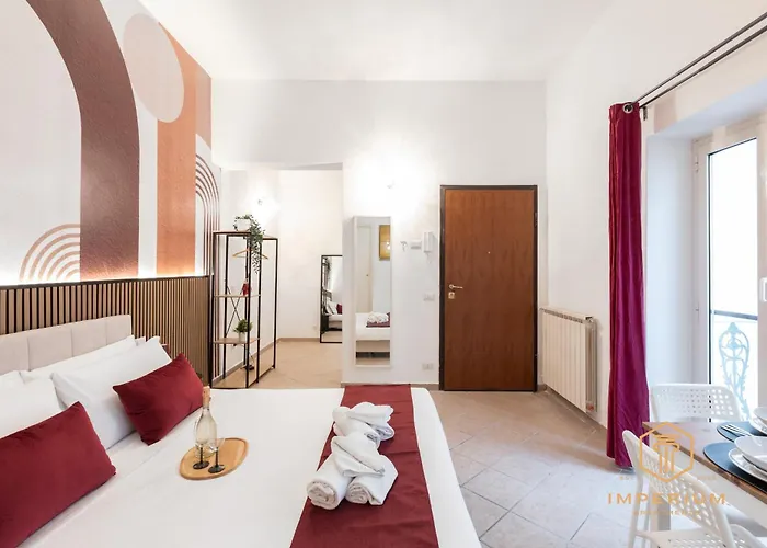 Historic Center Loft - 5min To Colosseum, 300mt To Metro, Pvt Balcony, A-c Roma