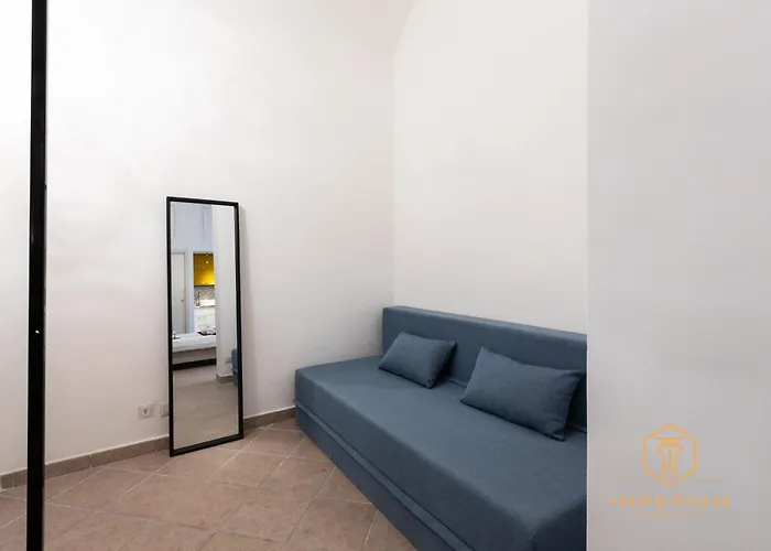 Historic Center Loft - 5min To Colosseum, 300mt To Metro, Pvt Balcony, A-c