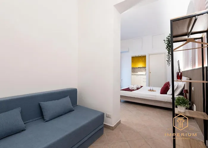 Historic Center Loft - 5min To Colosseum, 300mt To Metro, Pvt Balcony, A-c Roma