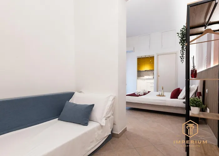 Historic Center Loft - 5min To Colosseum, 300mt To Metro, Pvt Balcony, A-c